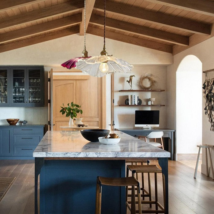 BlüteGlühen: Pendelleuchte mit blumigem, organischen Charme