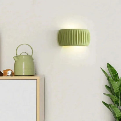 RippenLicht: Art-Déco-Wandleuchte mit gerippter Struktur