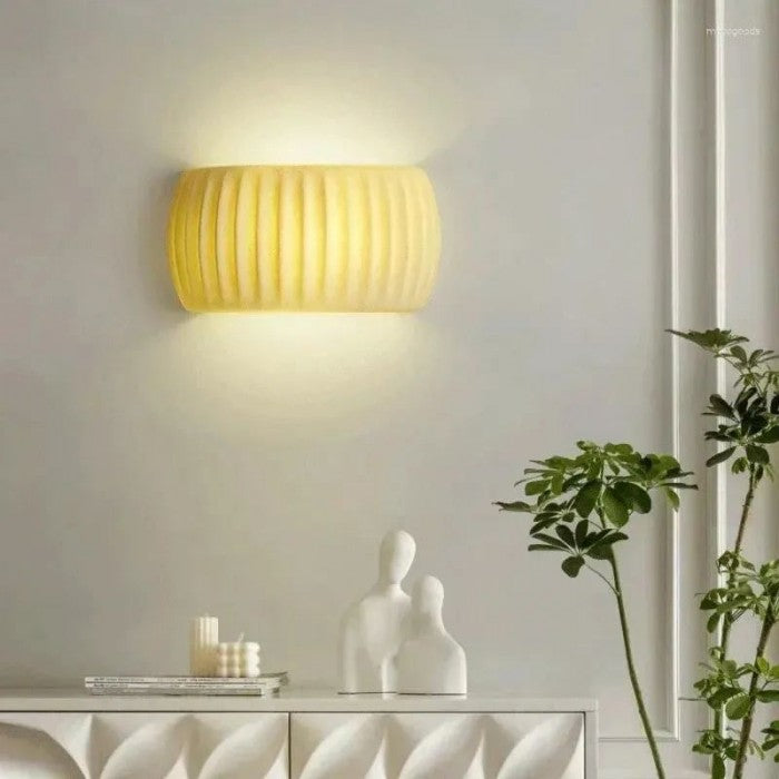 RippenLicht: Art-Déco-Wandleuchte mit gerippter Struktur