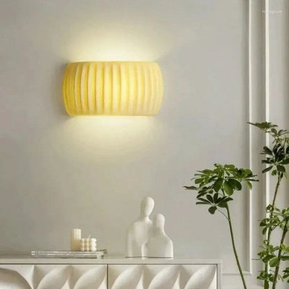 RippenLicht: Art-Déco-Wandleuchte mit gerippter Struktur