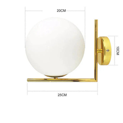 Moderne Pendelleuchte mit Glaskugel