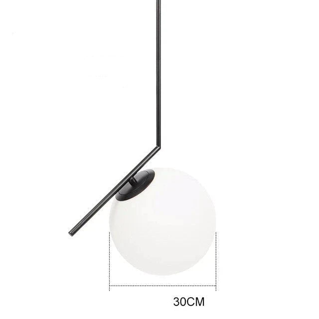 Moderne Pendelleuchte mit Glaskugel