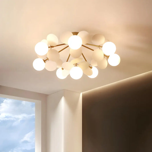 Moderne LED-Deckenleuchte in Kugelform