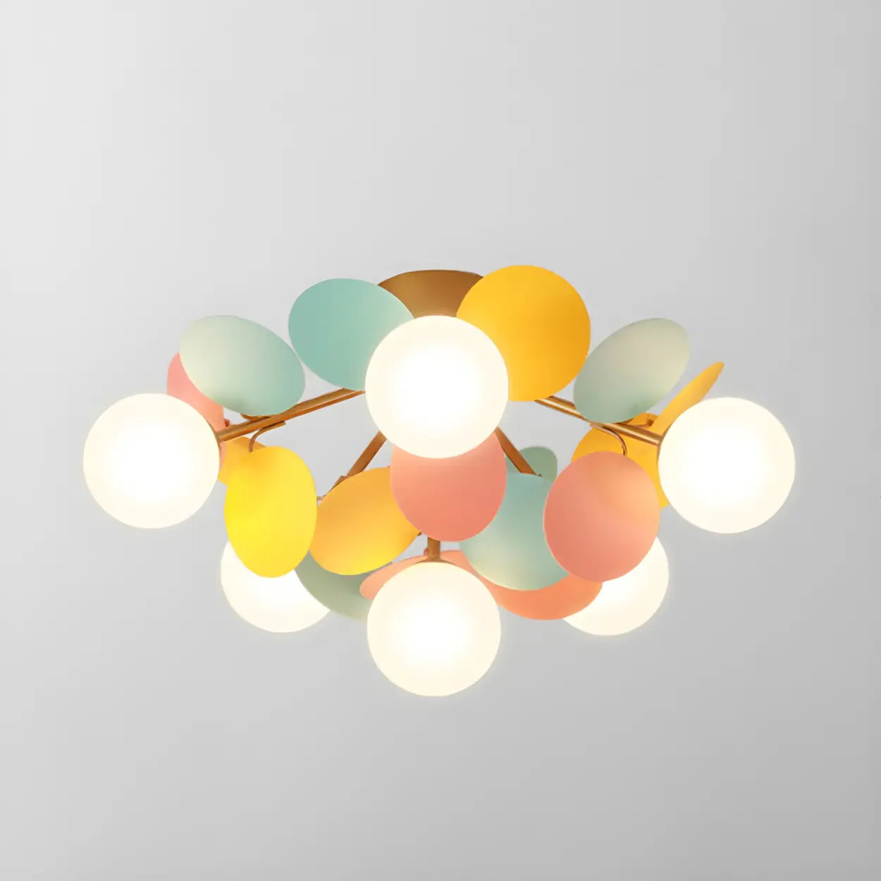Moderne LED-Deckenleuchte in Kugelform