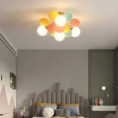 Moderne LED-Deckenleuchte in Kugelform