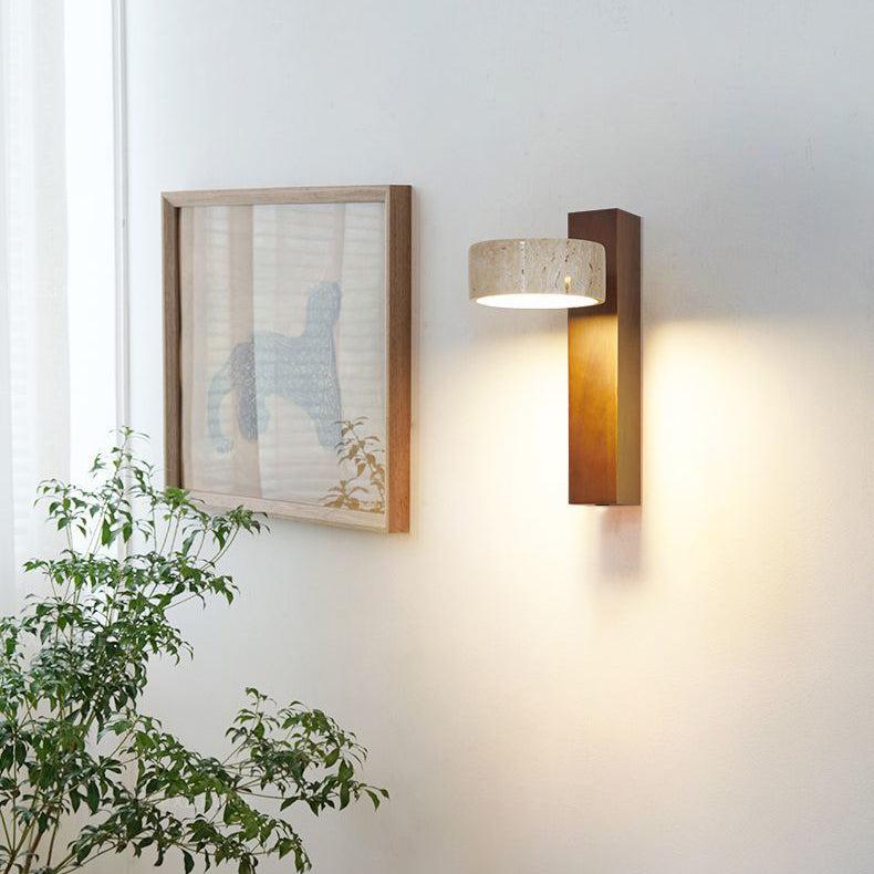 Minimalistische Wandleuchte in Cremeweiß
