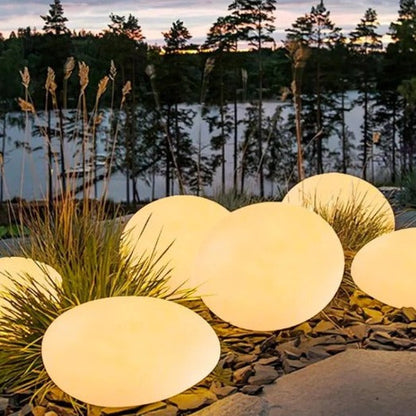 SteinGlanz: Elegante Außenleuchte in Natursteinoptik