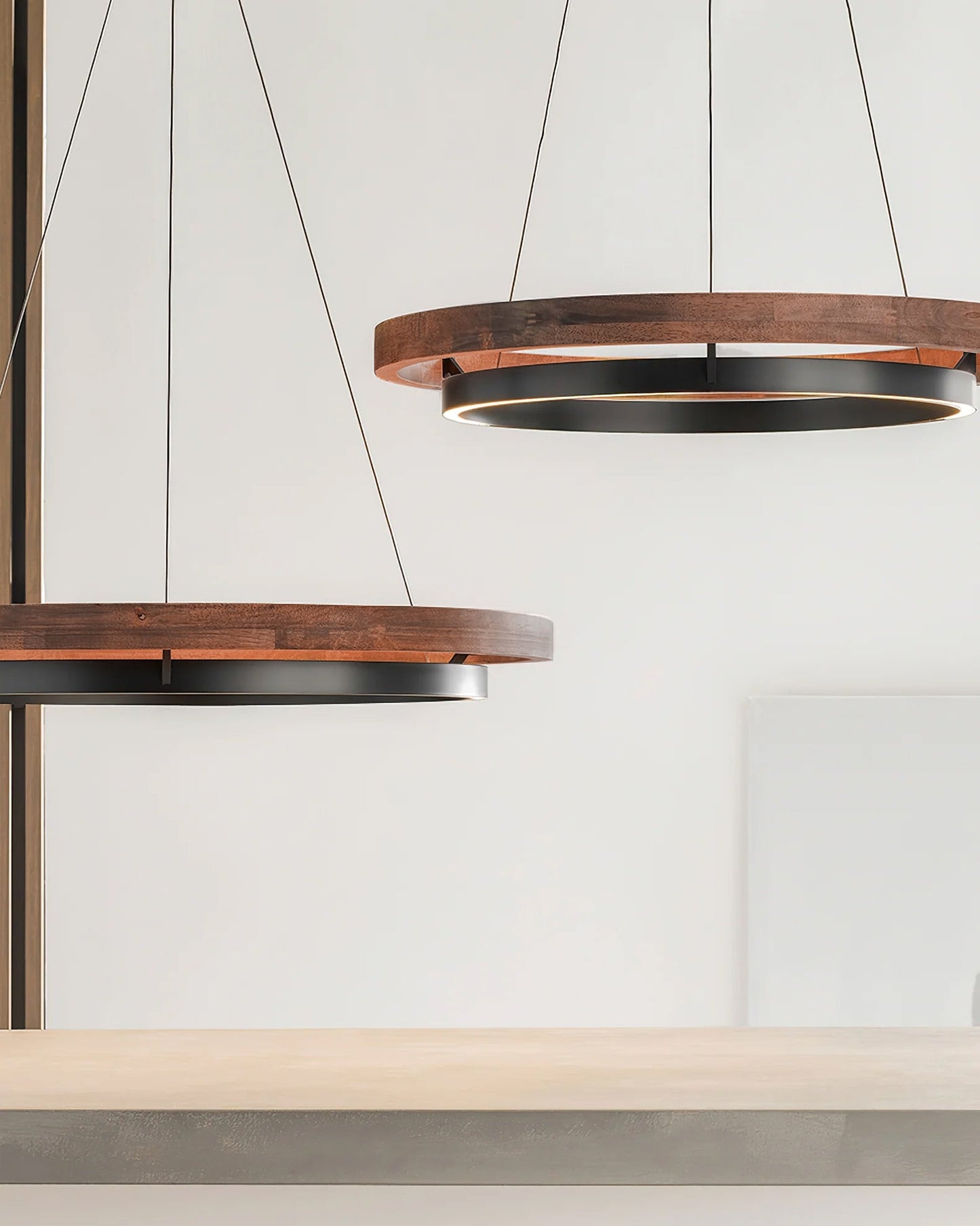 Pendelleuchte im Doppelring-Stil