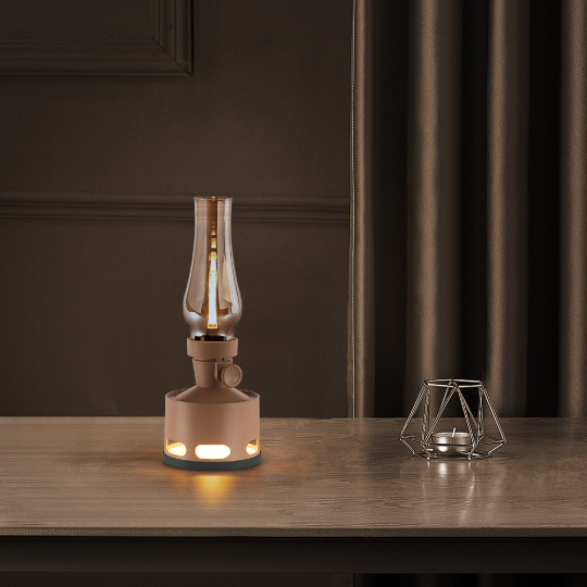 LaternenLeuchten: Vintage-inspirierte LED-Laterne mit warmem, flackerndem Licht