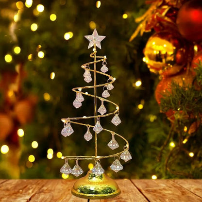 LuminFir: Dekorative Tischlampe in Tannenbaumform