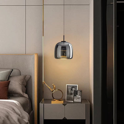 NordischNoir: Elegante pendelleuchte aus schwarzem glas im skandinavischen Entwurf