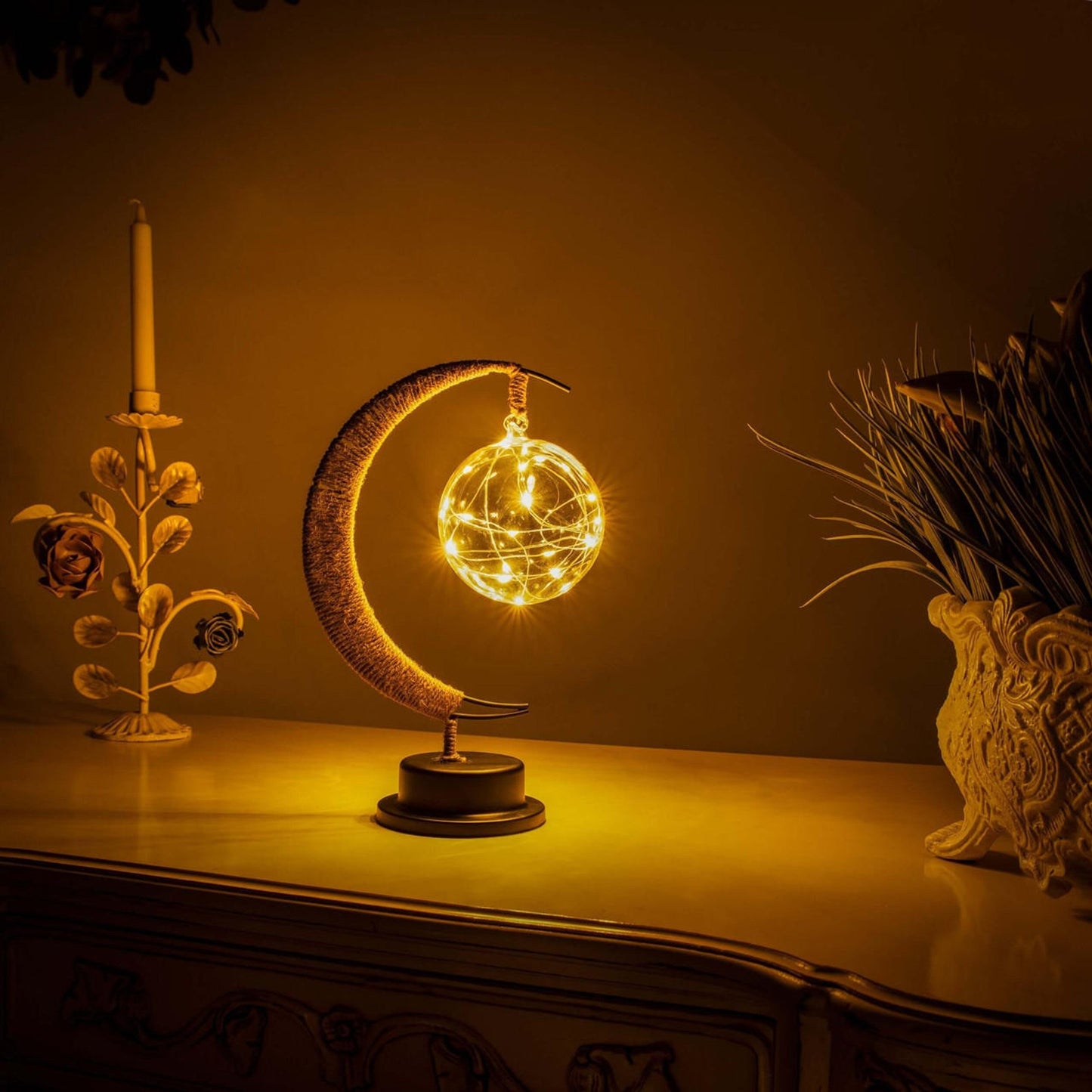 Vom Mond Inspirierte LED Tischlampe Mit Touch-Aktivierung