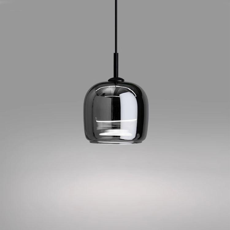 NordischNoir: Elegante pendelleuchte aus schwarzem glas im skandinavischen Entwurf