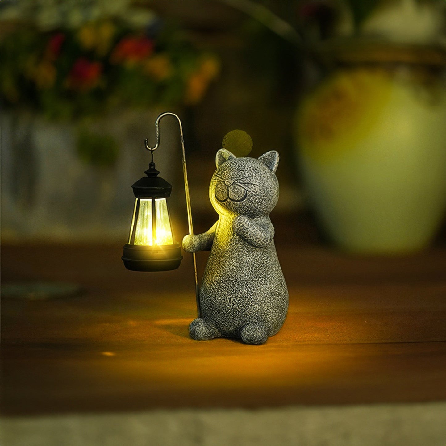 GoldenePfoten: Verspielte Katzen-Tischlampe in Goldoptik